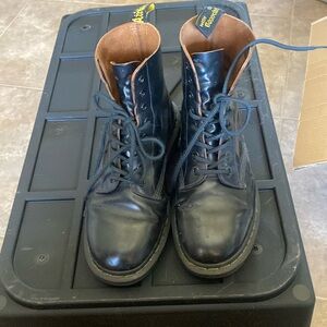Boots  Doc Martens.
